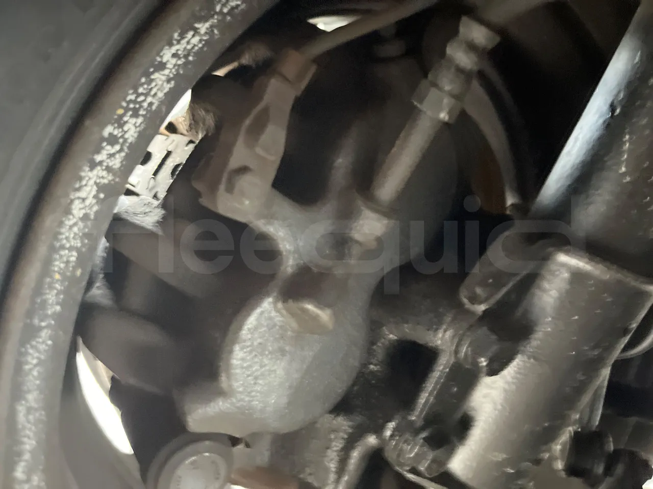 Mercedes-Benz Sprinter 905.6 - Euro3 -115 kW - 6.945 mt - front brake calipers left