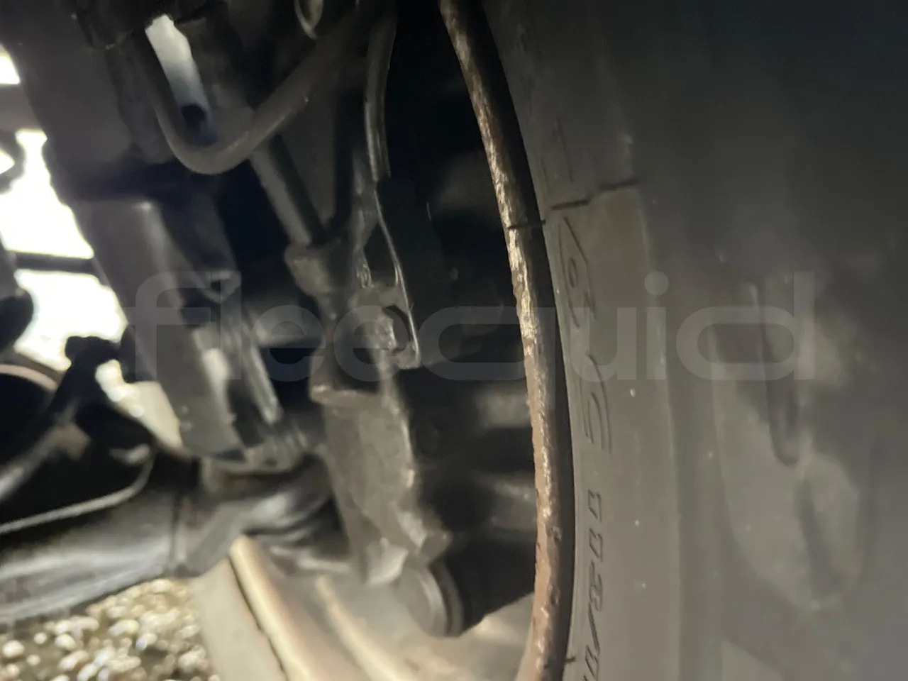 Mercedes-Benz Sprinter 905.6 - Euro3 -115 kW - 6.945 mt - front brake calipers right