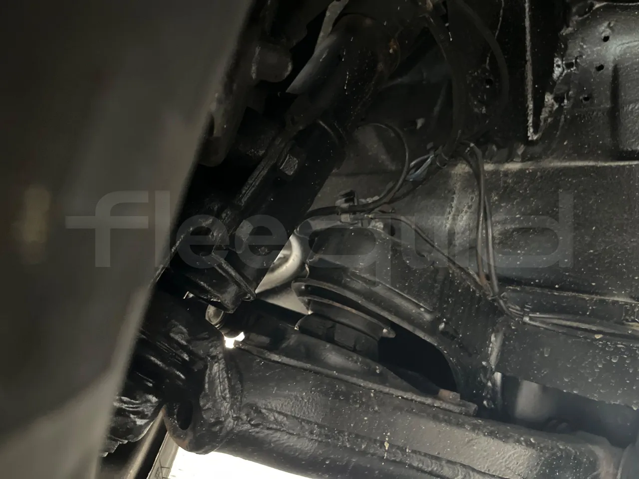 Mercedes-Benz Sprinter 905.6 - Euro3 -115 kW - 6.945 mt - front shock absorbers left