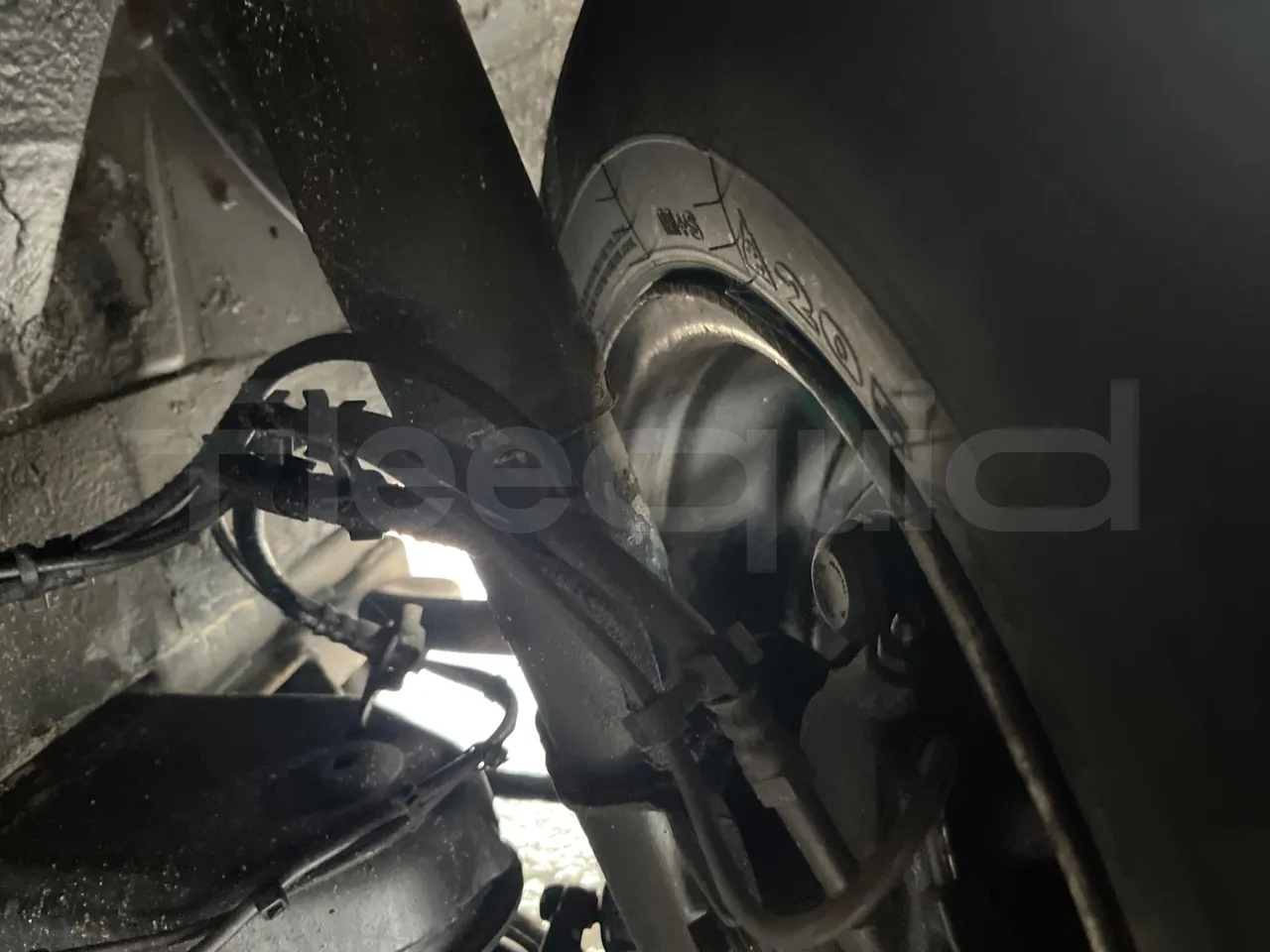 Mercedes-Benz Sprinter 905.6 - Euro3 -115 kW - 6.945 mt - front shock absorbers right