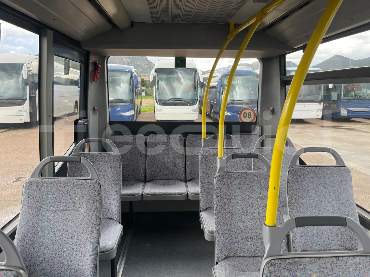 Mercedes-Benz Sprinter 905.6 - Euro3 -115 kW - 6.945 mt - reverse view middle aisle