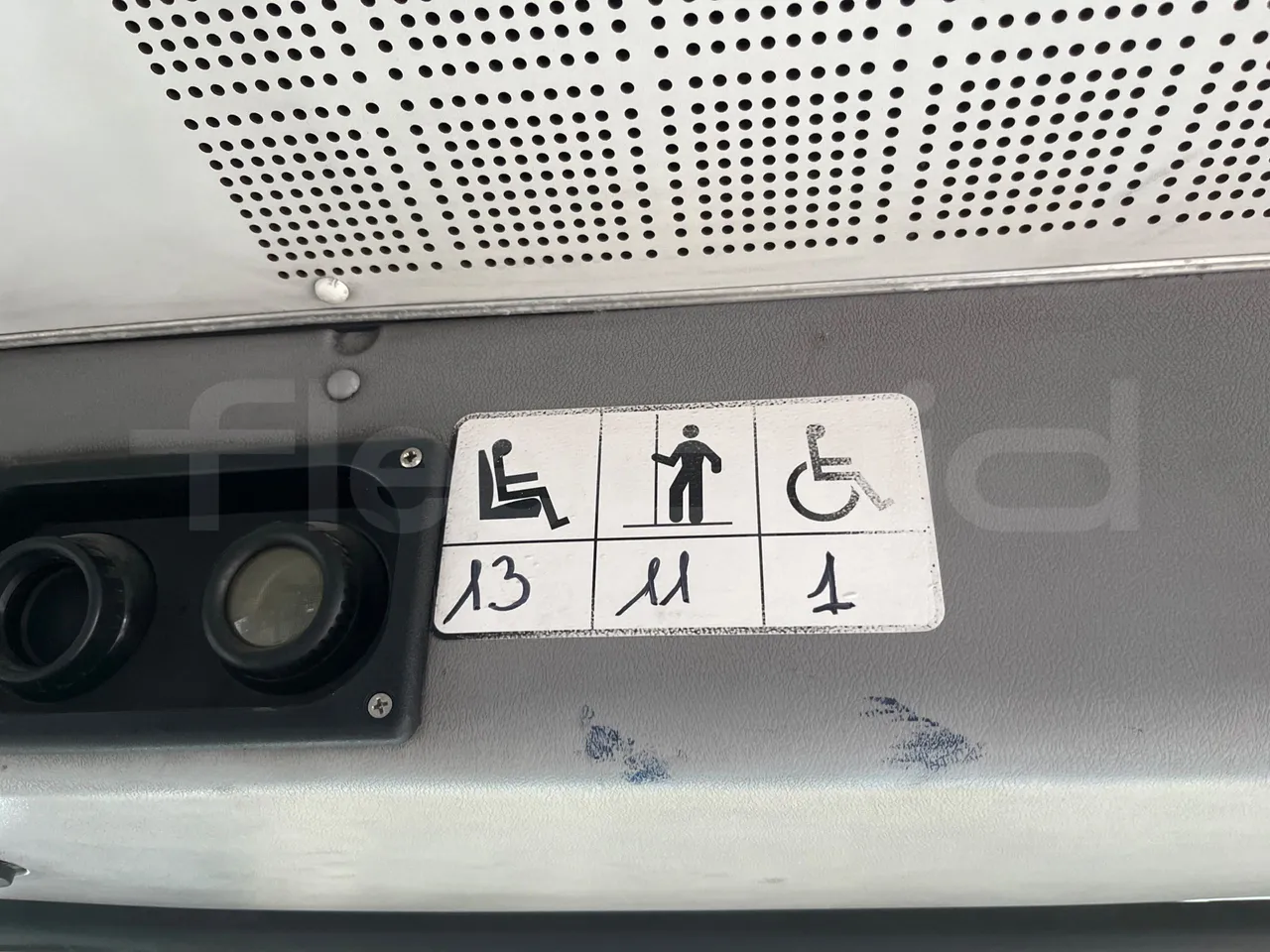 Mercedes-Benz Sprinter 905.6 - Euro3 -115 kW - 6.945 mt - seat plate photo