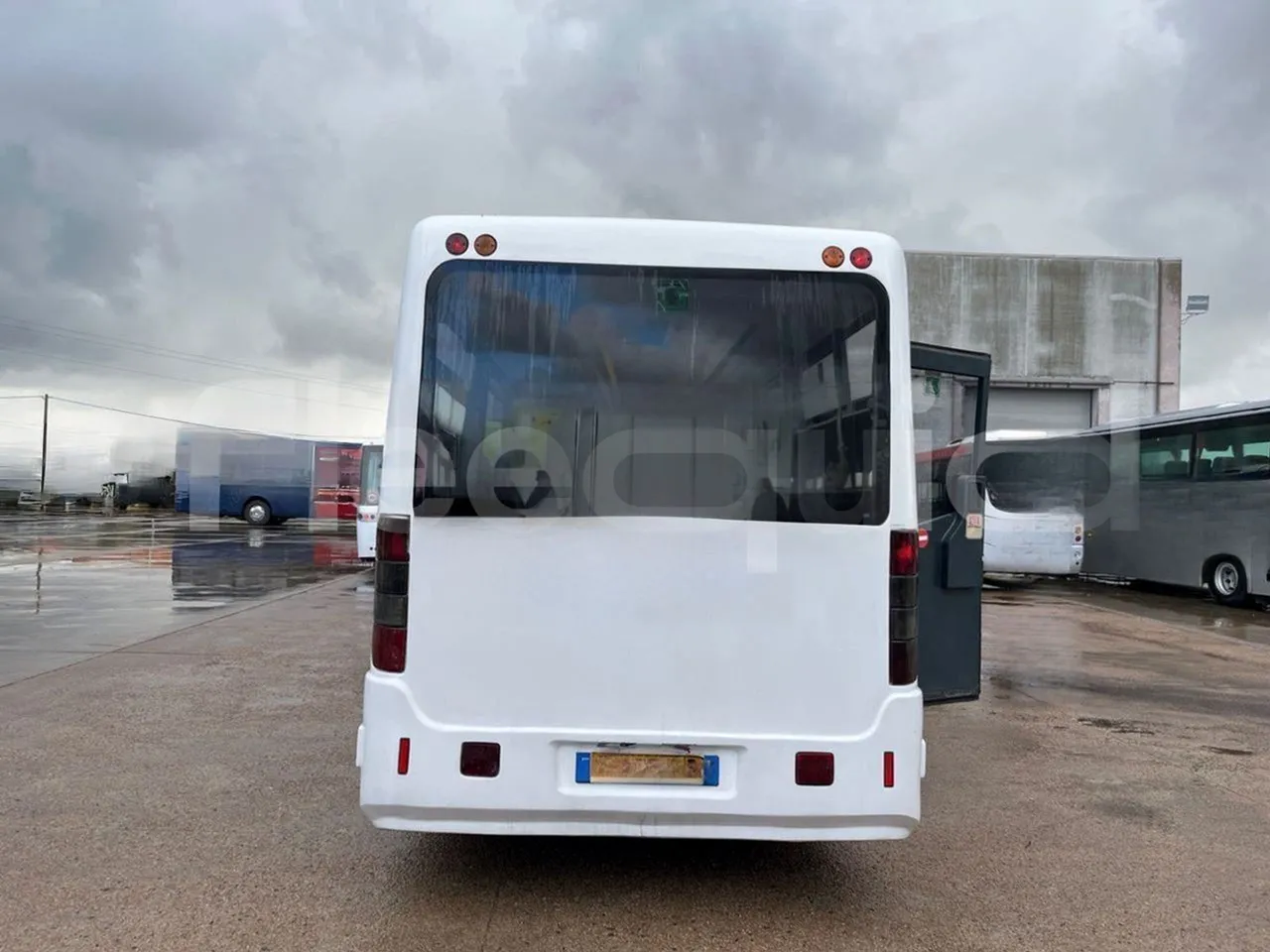 Mercedes-Benz Sprinter 905.6 - Euro3 -115 kW - 6.945 mt - rear hatch closed