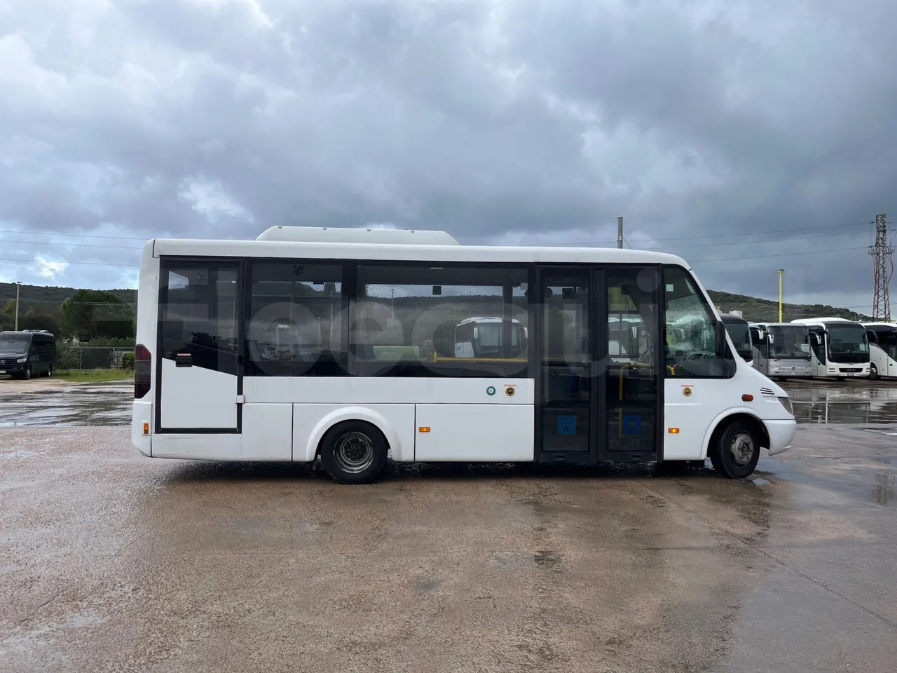Mercedes-Benz Sprinter 905.6 - Euro3 -115 kW - 6.945 mt - right side doors closed