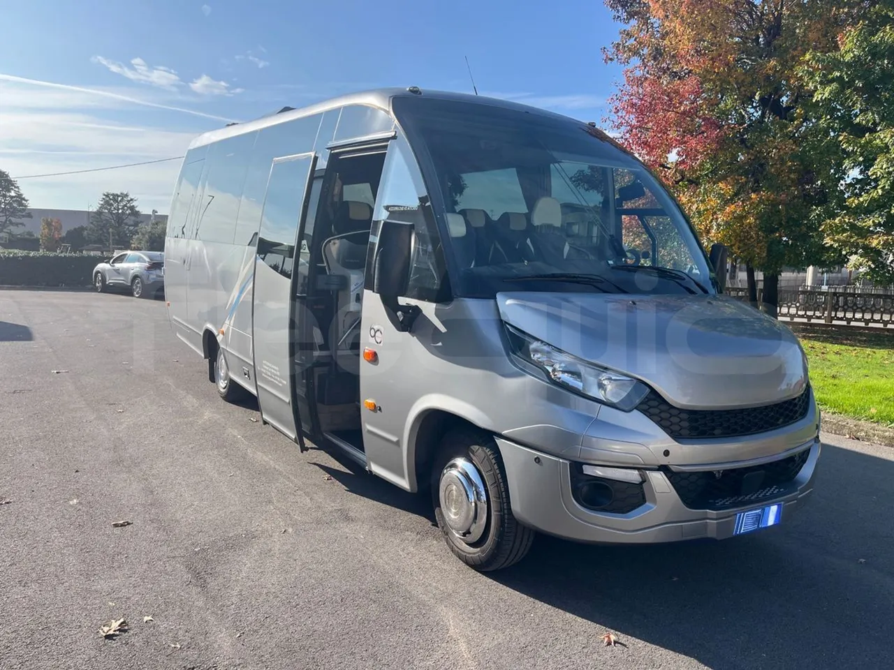 Indcar Wing WGIVMY11/ Euro 6 - 132 Kw - 7.995 Mt - 3/4 right front doors open