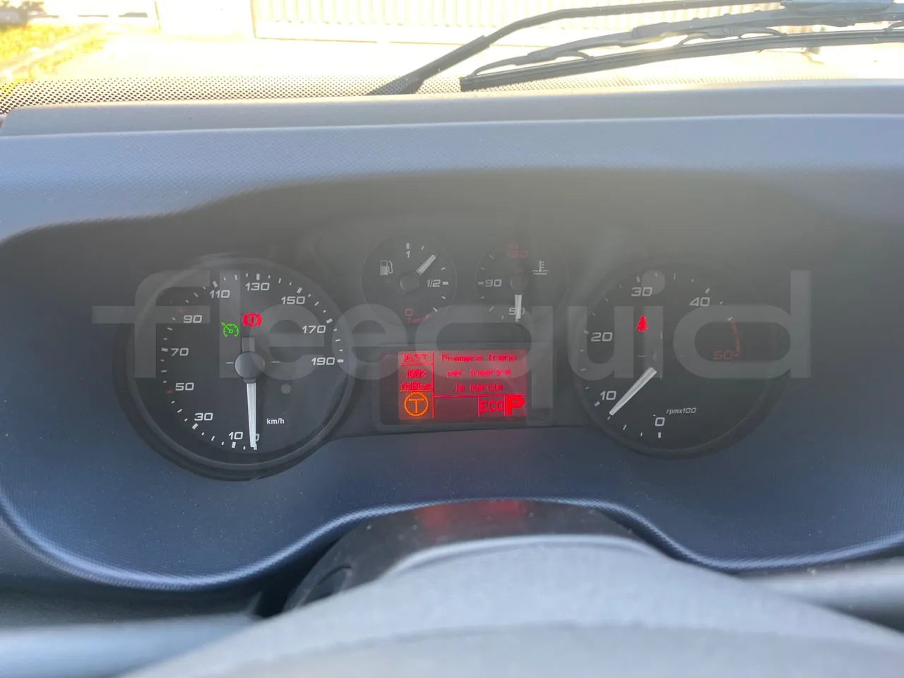 Indcar Wing WGIVMY11/ Euro 6 - 132 Kw - 7.995 Mt - dashboard lights on