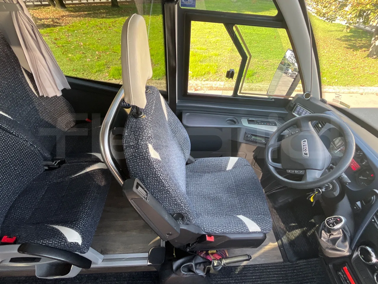 Indcar Wing WGIVMY11/ Euro 6 - 132 Kw - 7.995 Mt - driver's seat photo