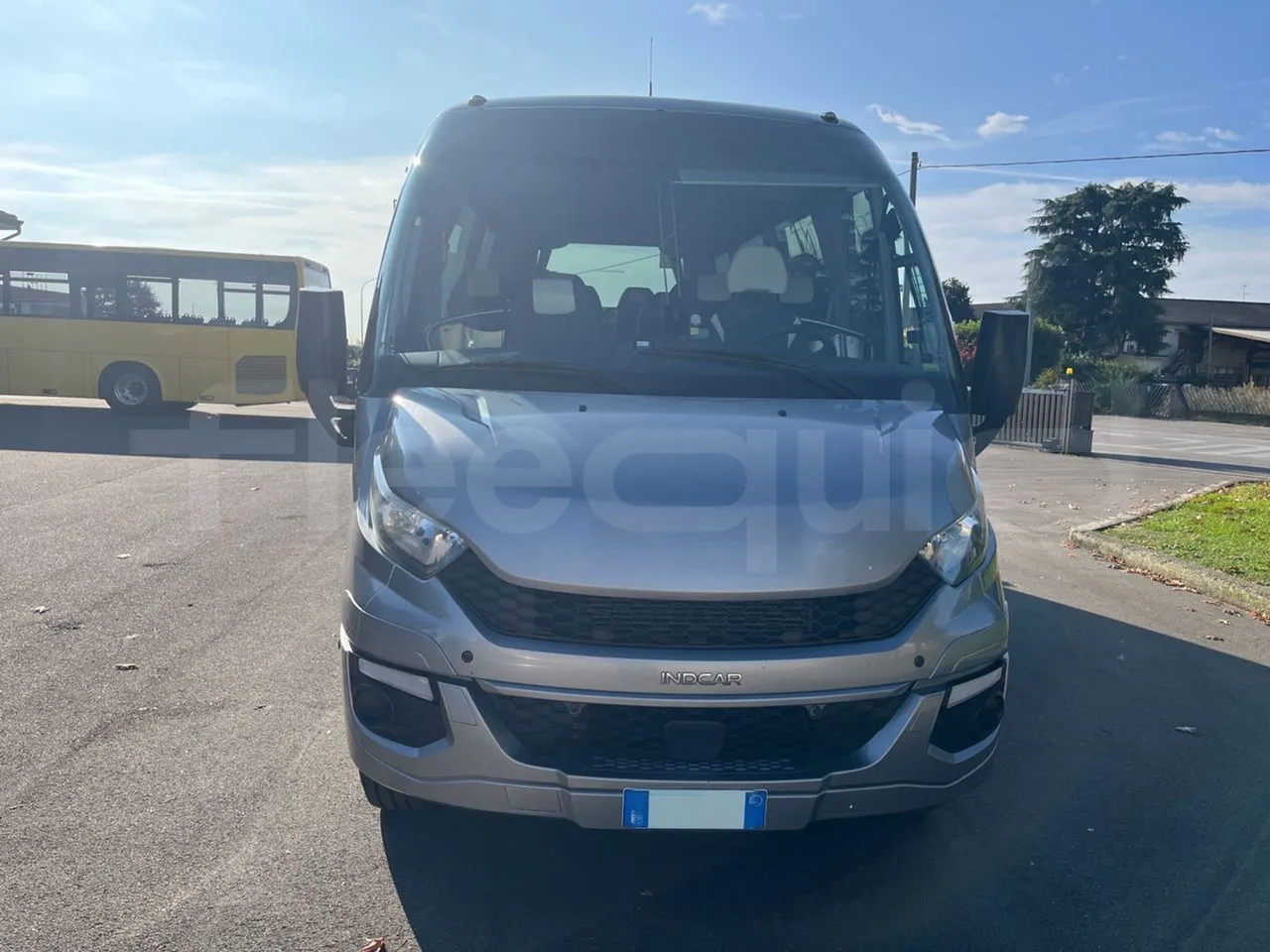 Indcar Wing WGIVMY11/ Euro 6 - 132 Kw - 7.995 Mt - front photo