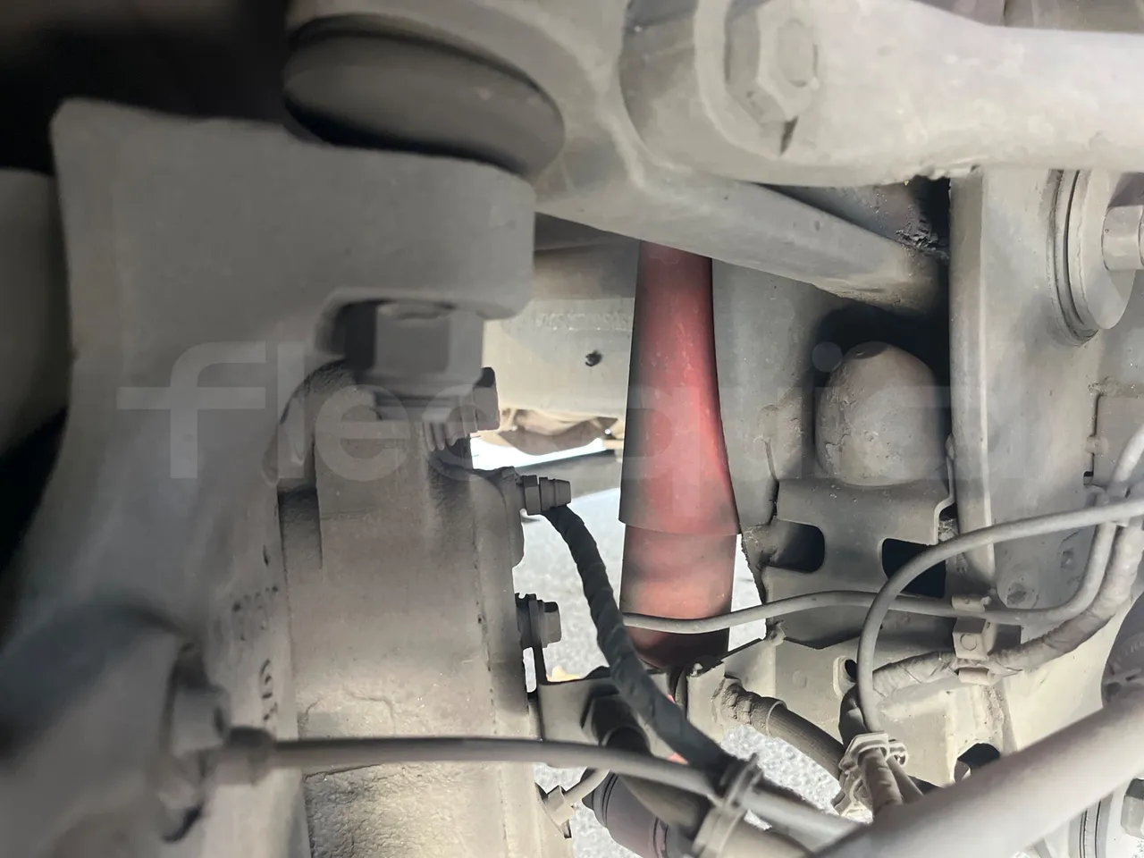 Indcar Wing WGIVMY11/ Euro 6 - 132 Kw - 7.995 Mt - front shock absorbers right