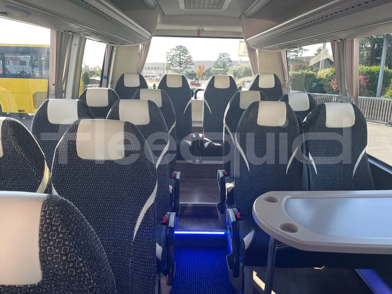 Indcar Wing WGIVMY11/ Euro 6 - 132 Kw - 7.995 Mt - reverse view middle aisle