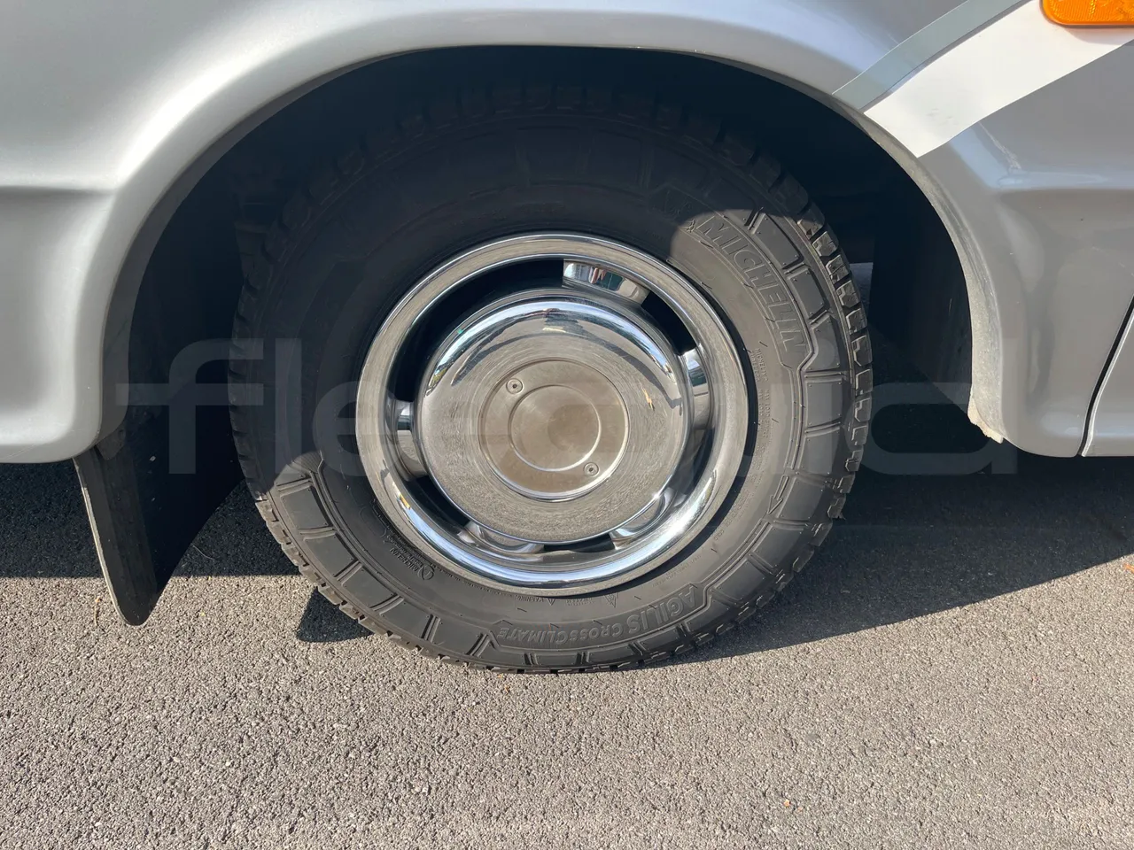 Indcar Wing WGIVMY11/ Euro 6 - 132 Kw - 7.995 Mt - rear left tire photo