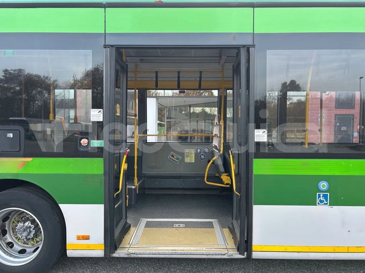 Mercedes-Benz O 530 G- 3P - Euro5 - 260kW - 17.940mt - front door 2 open