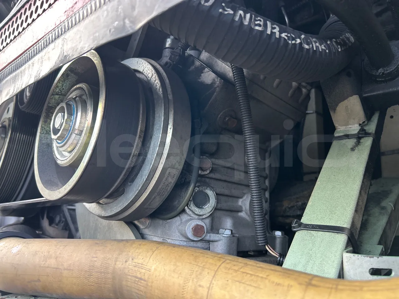 Mercedes-Benz O 530 G- 3P - Euro5 - 260kW - 17.940mt - air conditioning compressor