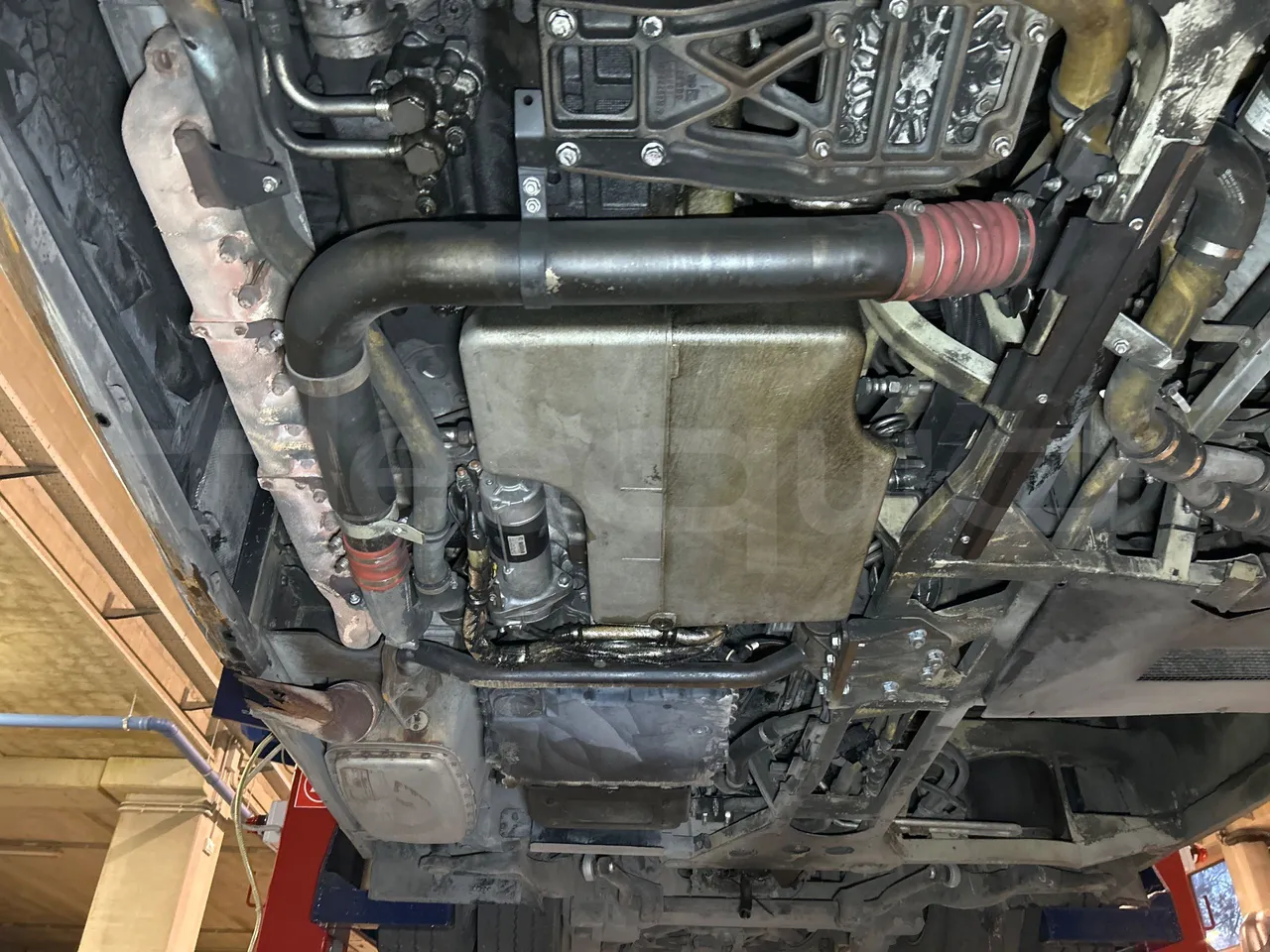 Mercedes-Benz O 530 G- 3P - Euro5 - 260kW - 17.940mt - engine without protection