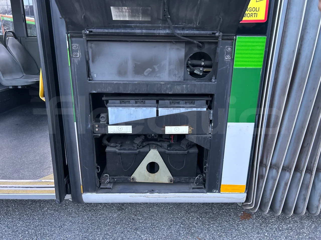 Mercedes-Benz O 530 G- 3P - Euro5 - 260kW - 17.940mt - external compartments photo