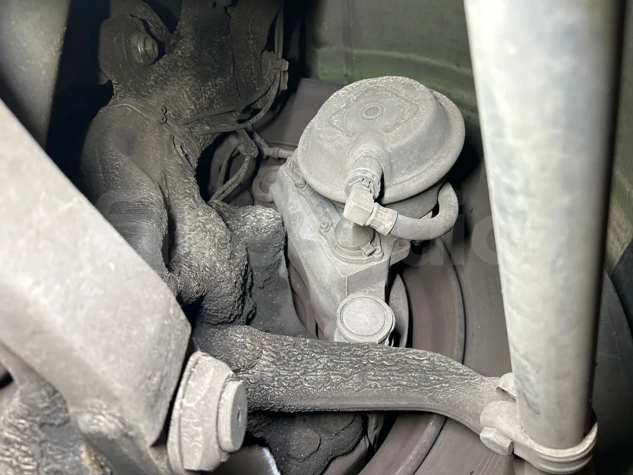 Mercedes-Benz O 530 G- 3P - Euro5 - 260kW - 17.940mt - front brake calipers left