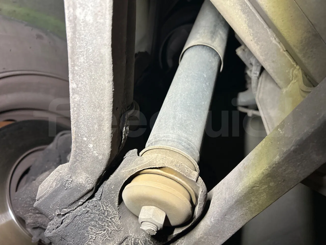 Mercedes-Benz O 530 G- 3P - Euro5 - 260kW - 17.940mt - front shock absorbers left