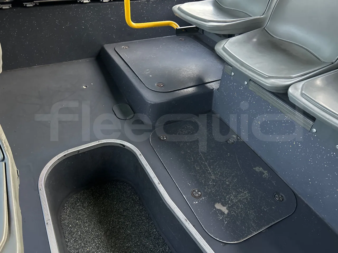 Mercedes-Benz O 530 G- 3P - Euro5 - 260kW - 17.940mt - floor hatches photo