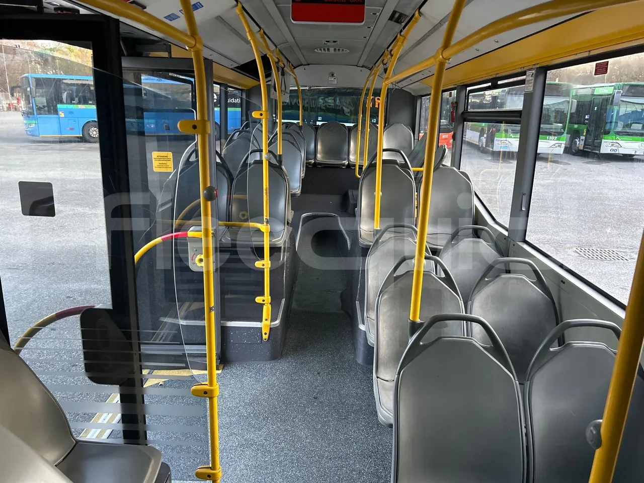 Mercedes-Benz O 530 G- 3P - Euro5 - 260kW - 17.940mt - reverse view middle aisle