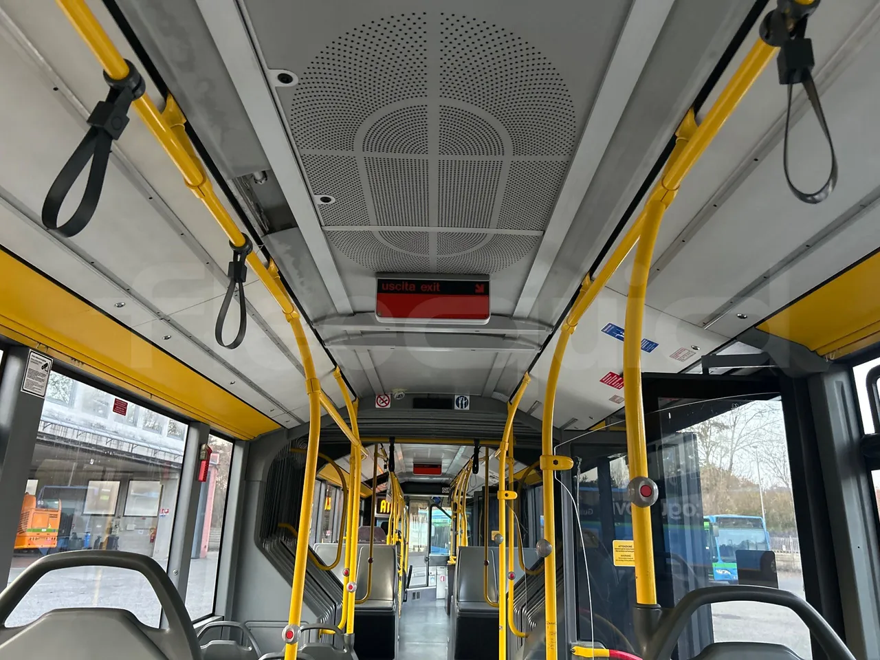 Mercedes-Benz O 530 G- 3P - Euro5 - 260kW - 17.940mt - overhead compartments photo