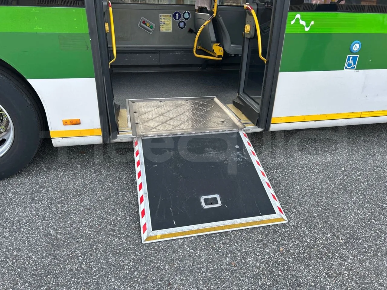 Mercedes-Benz O 530 G- 3P - Euro5 - 260kW - 17.940mt - platform open photo