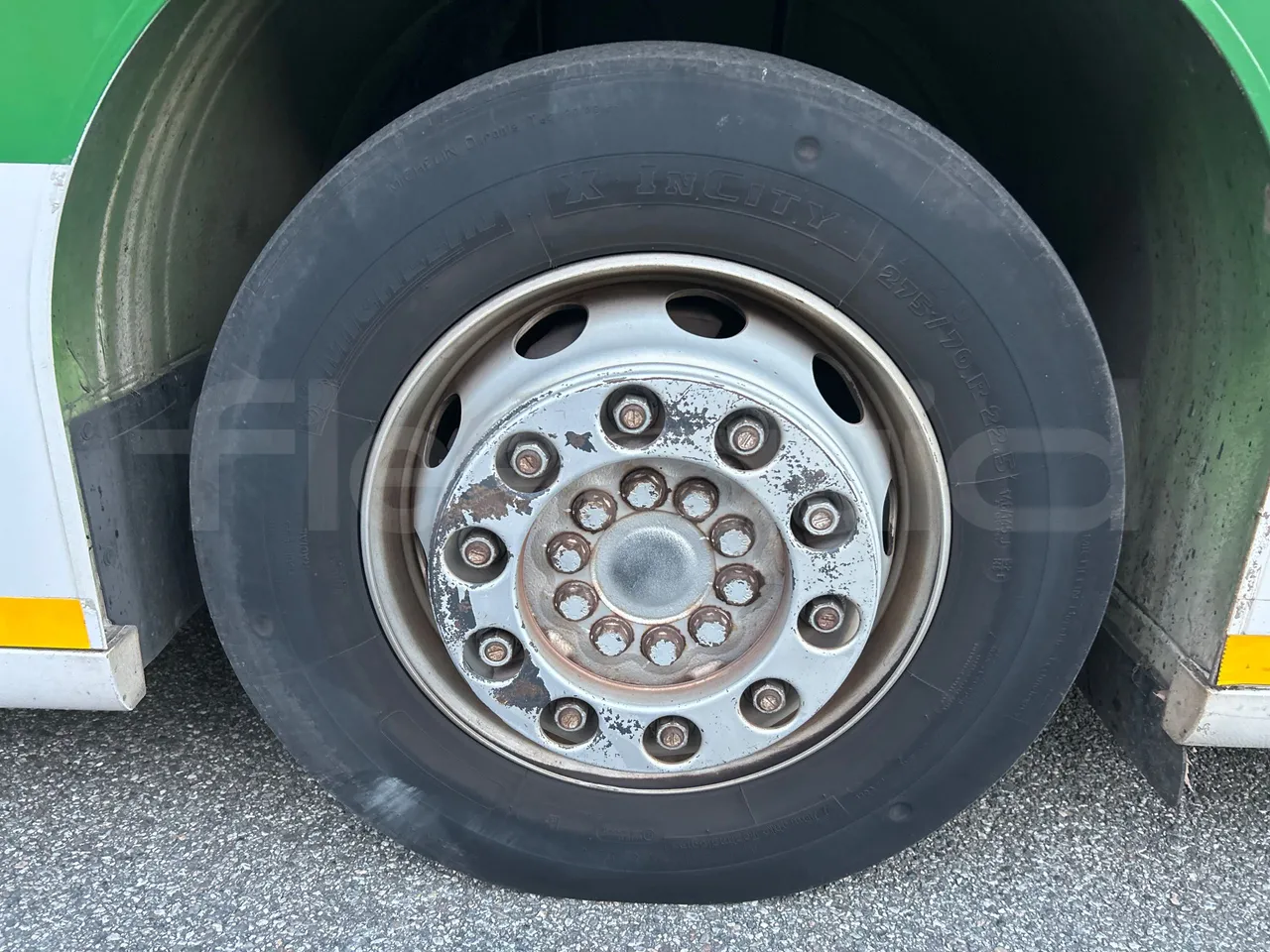 Mercedes-Benz O 530 G- 3P - Euro5 - 260kW - 17.940mt - front left tire measurements