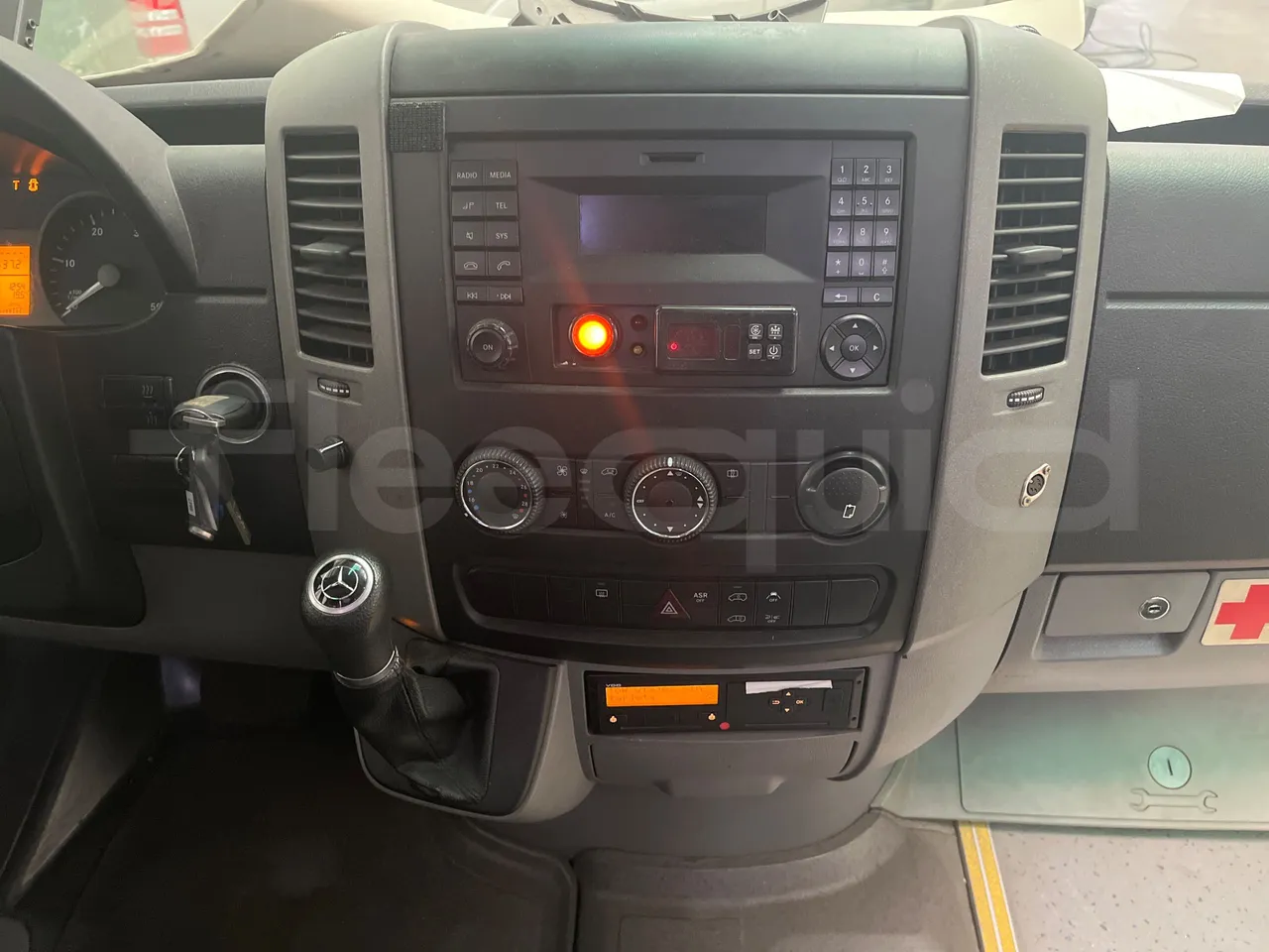 Mercedes-Benz Sprinter Noge - EUR6 - 140kW - 7.361m - radio accessories photo