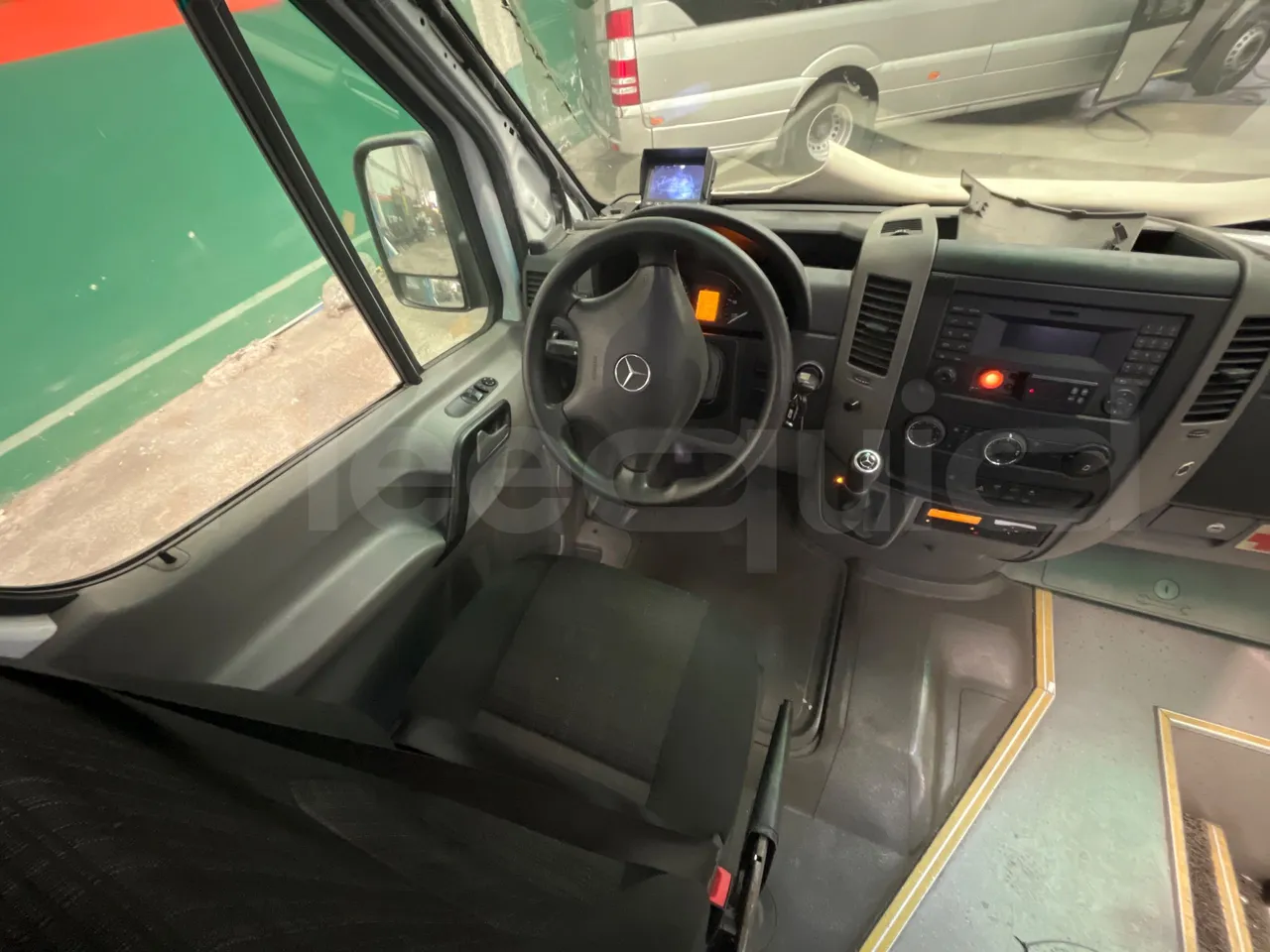 Mercedes-Benz Sprinter Noge - EUR6 - 140kW - 7.361m - buttons panels on