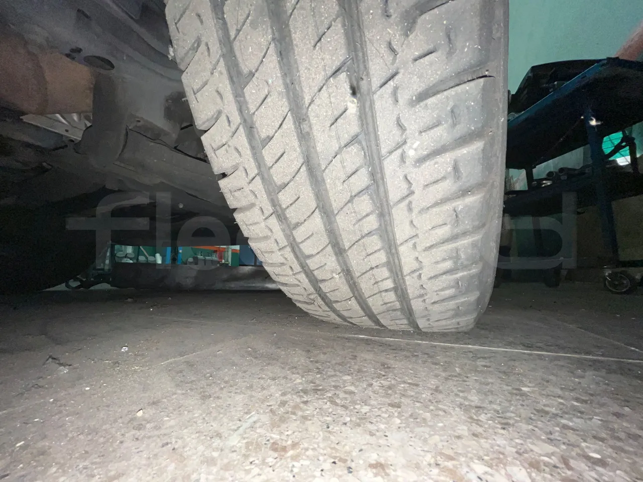 Mercedes-Benz Sprinter Noge - EUR6 - 140kW - 7.361m - tread condition front tires right