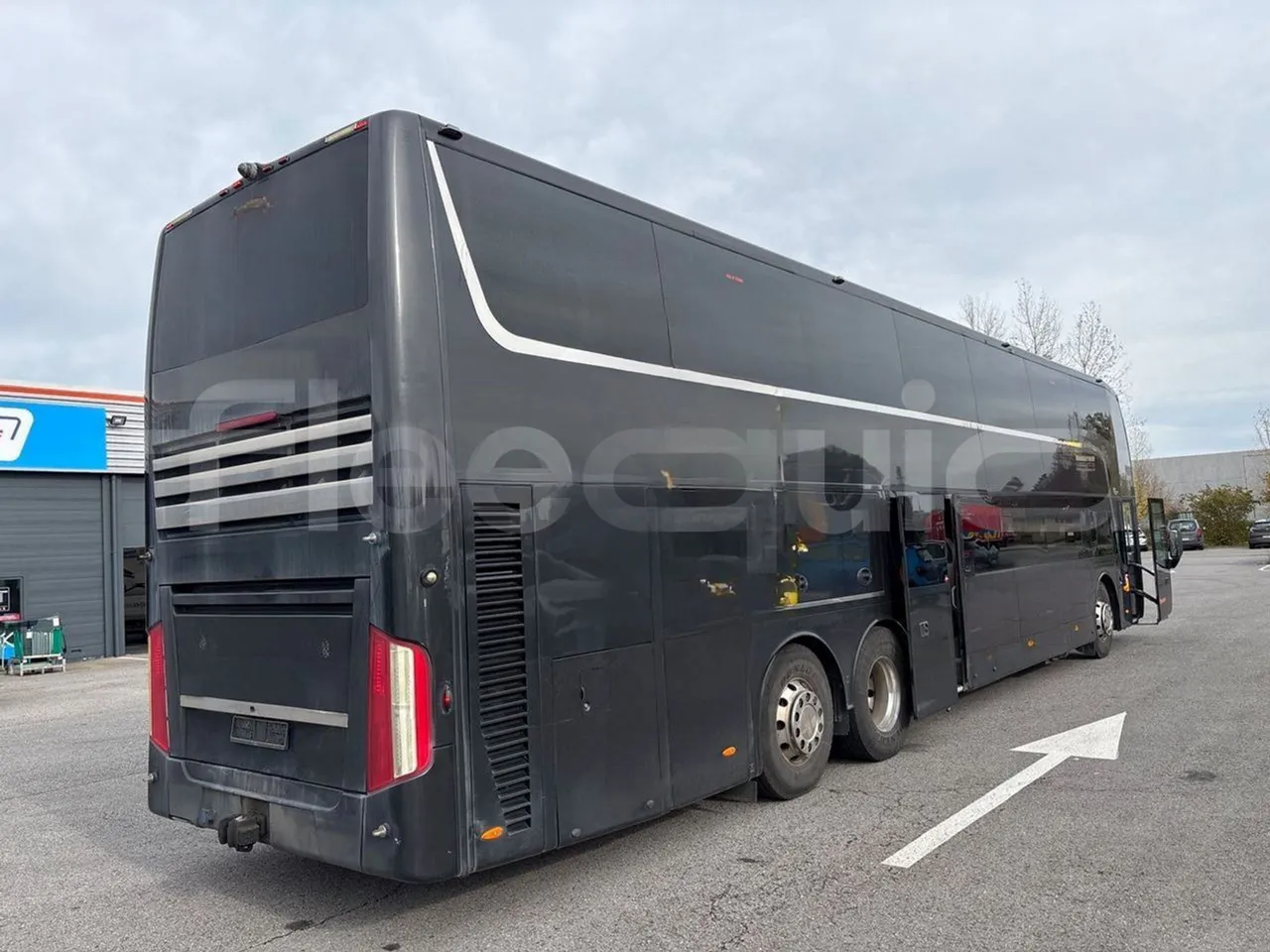 Van Hool Astromega TDX27 - EUR6 - 375kW - 14.105m - 3/4 right rear doors open