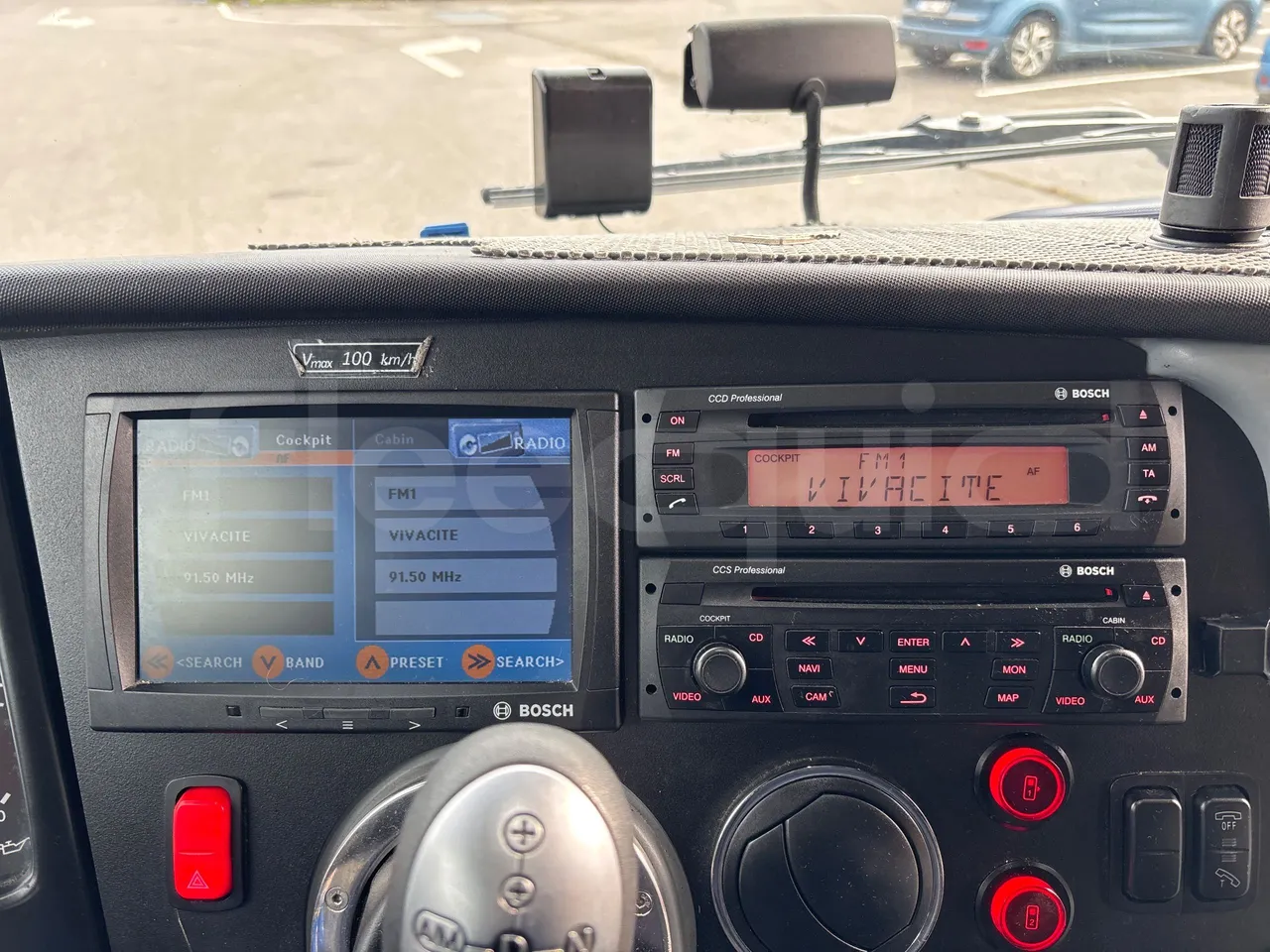 Van Hool Astromega TDX27 - EUR6 - 375kW - 14.105m - radio accessories photo