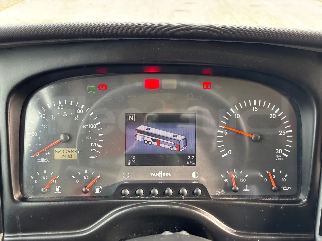 Van Hool Astromega TDX27 - EUR6 - 375kW - 14.105m - dashboard lights on