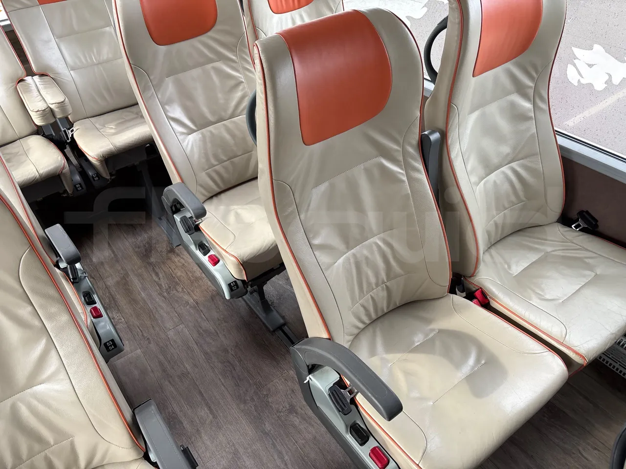 Van Hool Astromega TDX27 - EUR6 - 375kW - 14.105m - single seat detail