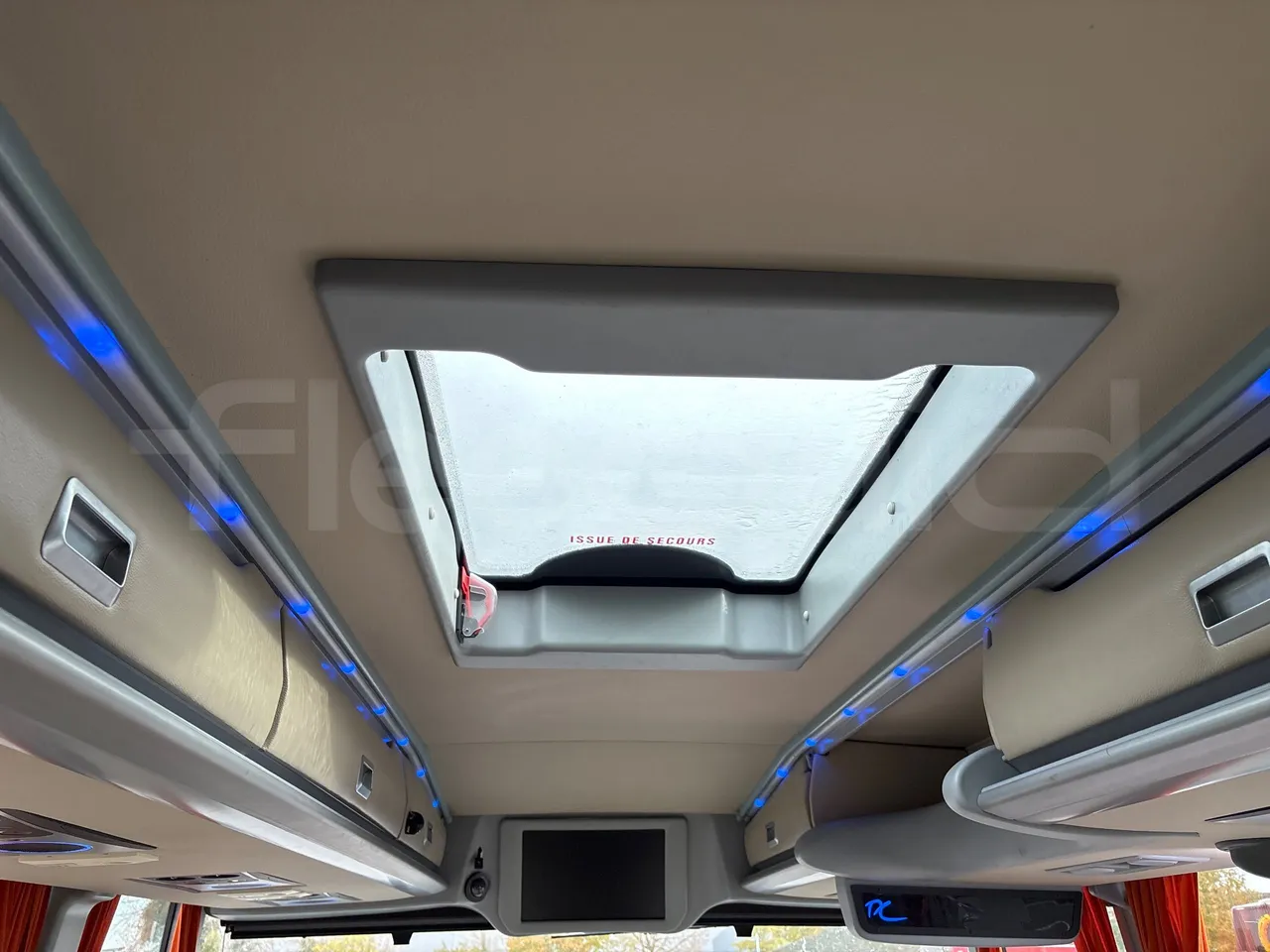 Van Hool Astromega TDX27 - EUR6 - 375kW - 14.105m - roof hatch 1