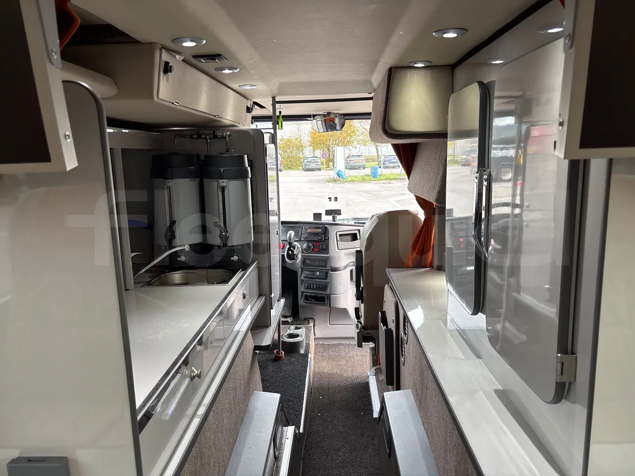 Van Hool Astromega TDX27 - EUR6 - 375kW - 14.105m - forward view middle aisle