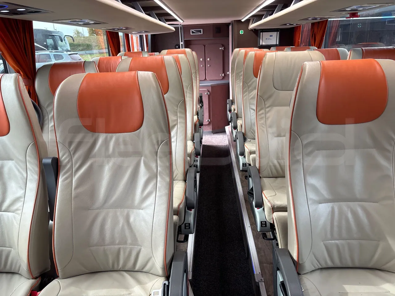 Van Hool Astromega TDX27 - EUR6 - 375kW - 14.105m - reverse view middle aisle