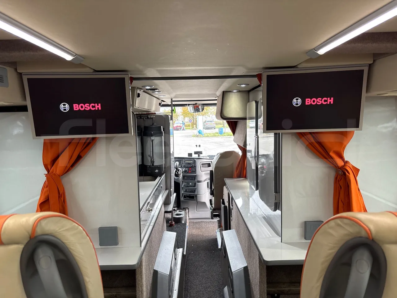 Van Hool Astromega TDX27 - EUR6 - 375kW - 14.105m - monitor detail photo