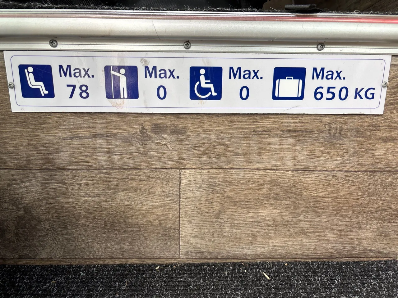 Van Hool Astromega TDX27 - EUR6 - 375kW - 14.105m - seat plate photo