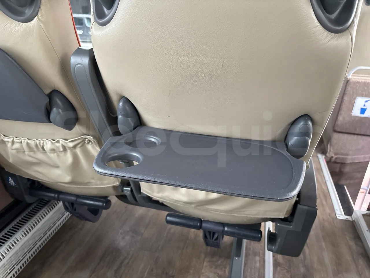 Van Hool Astromega TDX27 - EUR6 - 375kW - 14.105m - table detail photo