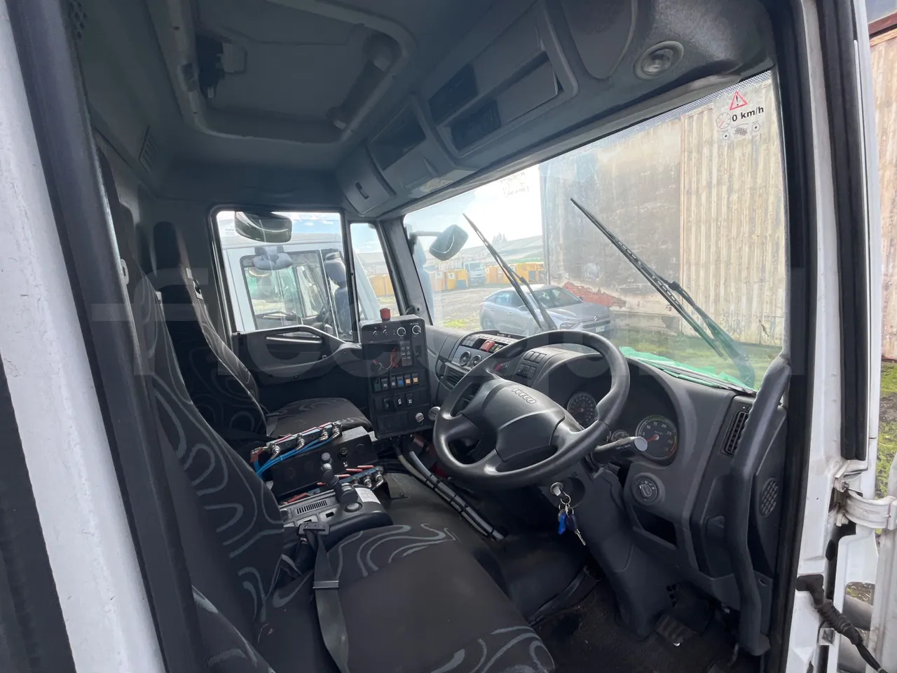 Iveco Faun Viatek 160/150 E4 SK600 - Euro5- 160kW - 6.917mt - buttons panels on