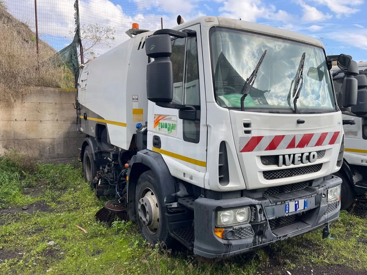 Iveco Faun Viatek 160/150 E4 SK600 - Euro5- 160kW - 6.917mt - Base cover photo