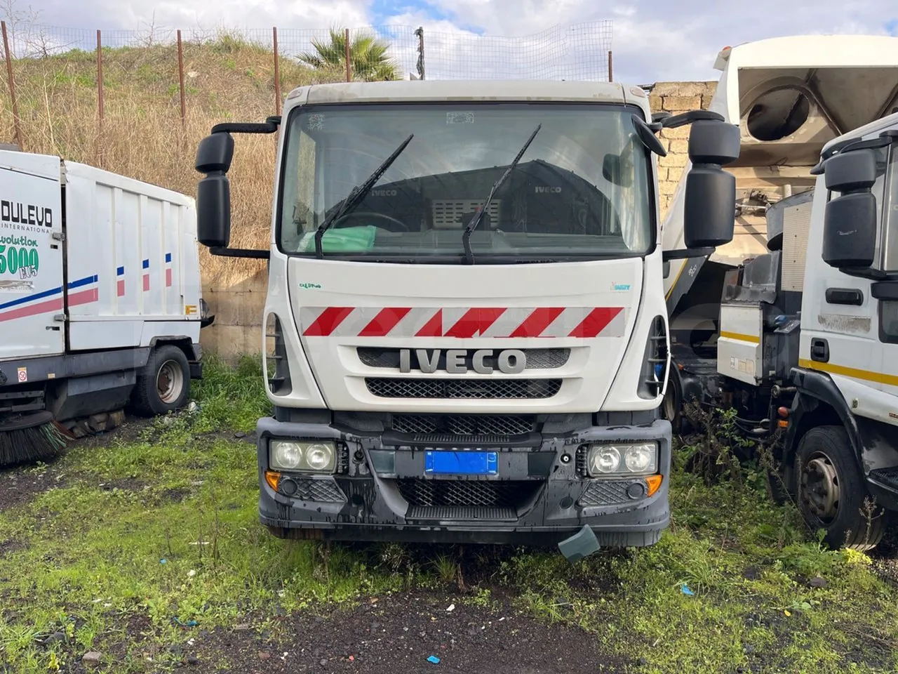 Iveco Faun Viatek 160/150 E4 SK600 - Euro5- 160kW - 6.917mt - front photo