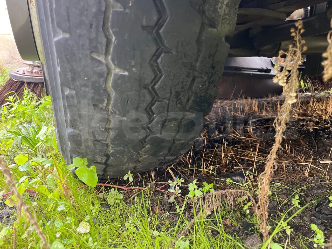 Iveco Faun Viatek 160/150 E4 SK600 - Euro5- 160kW - 6.917mt - tread condition front tires right