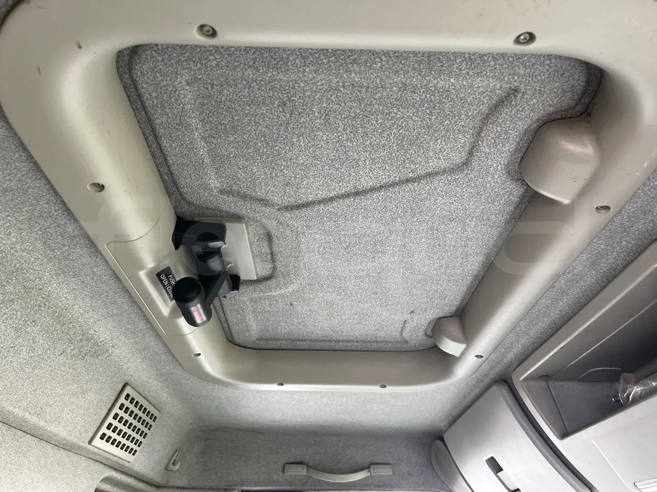 Iveco Faun Viatek 160/150 E4 SK600 - Euro5- 160kW - 6.917mt - overhead compartments photo