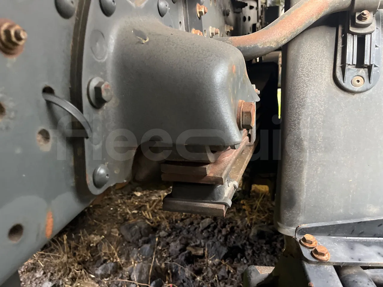 Iveco Faun Viatek 160/150 E4 SK600 - Euro5- 160kW - 6.917mt - axel 2 leaf spring right