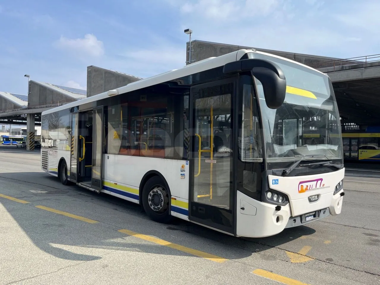 Vdl Citea SLE 120/310 - EUR6 - 228kW - 12.000m - 3/4 right front doors open