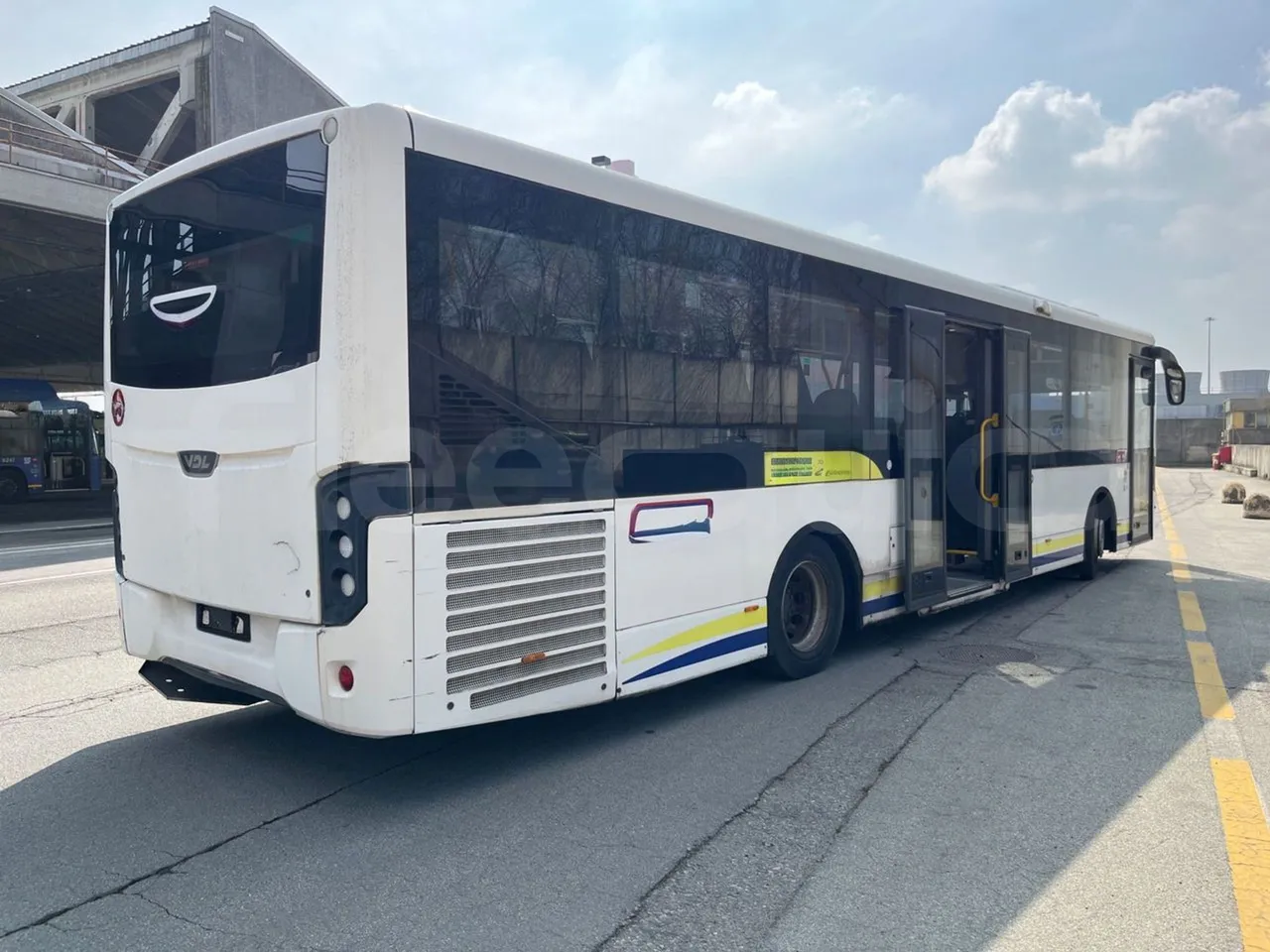 Vdl Citea SLE 120/310 - EUR6 - 228kW - 12.000m - 3/4 right rear doors open