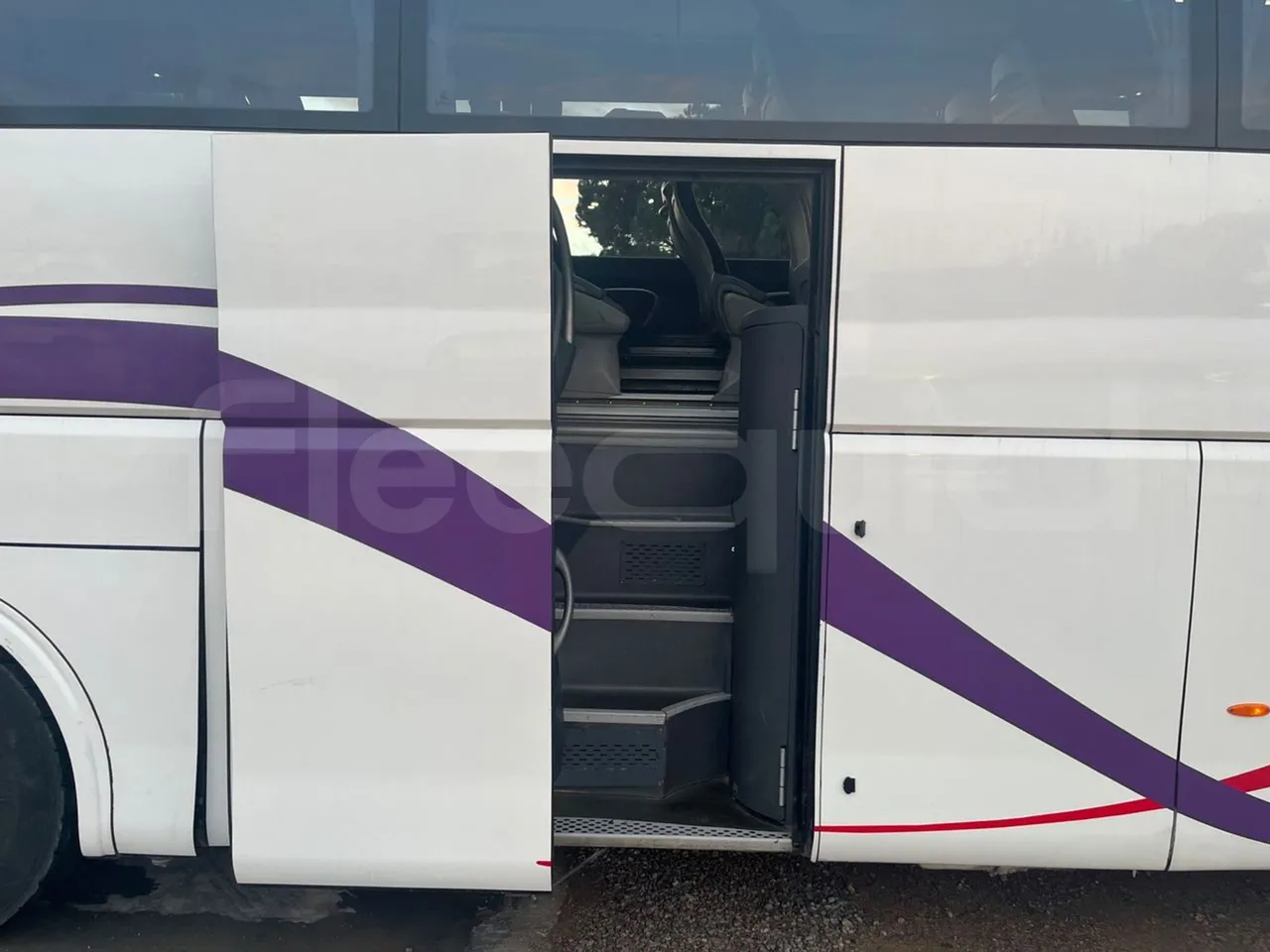 Volvo B13R 9700HD - Euro5 - 345kW - 14.980mt - front door 2 open