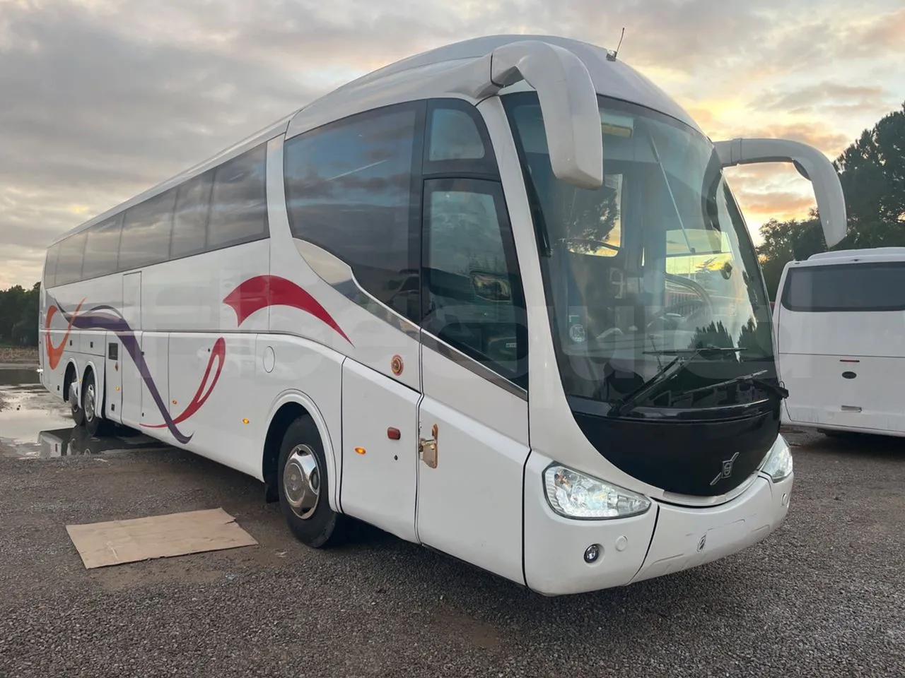 Volvo B13R   9700HD - Euro5 - 345kW - 14.980mt - 3/4 front right doors