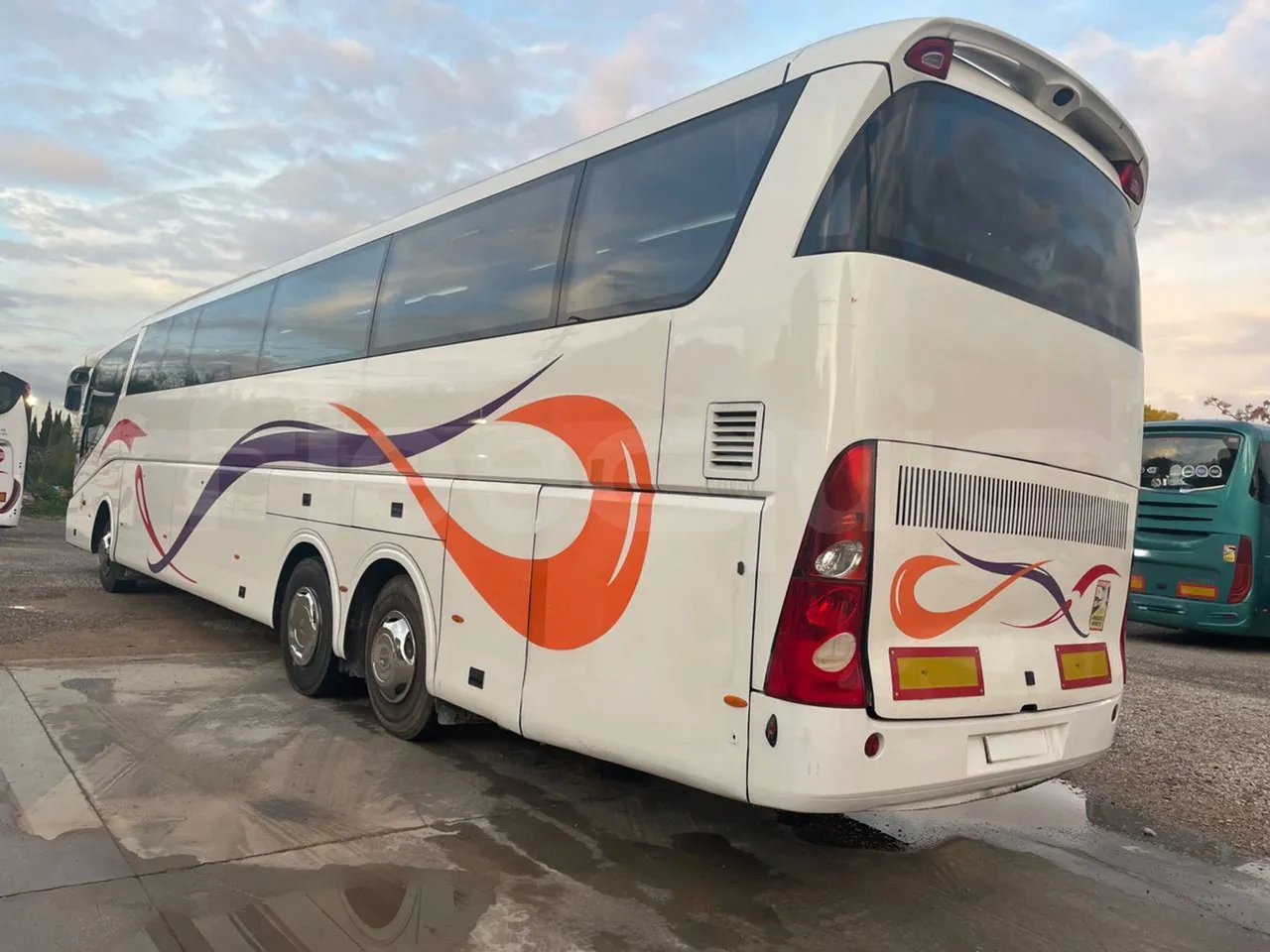Volvo B13R 9700HD - Euro5 - 345kW - 14.980mt - 3/4 left rear side